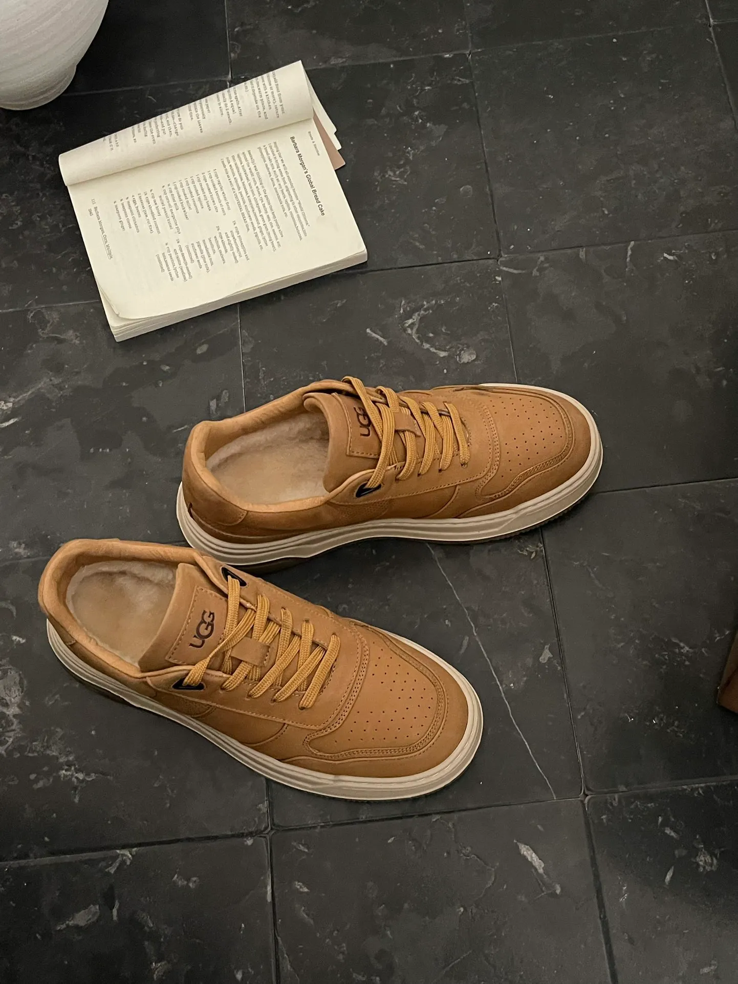 Men's men's shoes 💰600 𝐔𝐆𝐆 | Work sneakers Duicun, selected first-layer cow nubuck, simple, retro style, super good-looking, exclusive private model outsole, comfortable and good anti-slip effect, real wool lining, must be arranged for autumn and winter matching!   Size：39-46